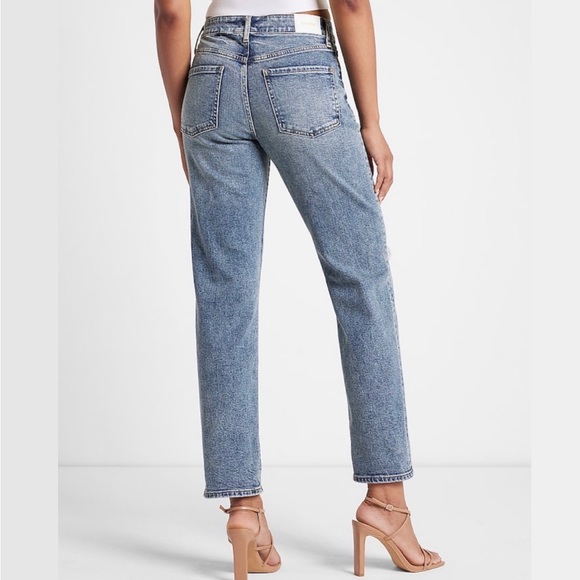 Express Mid Rise Medium Wash Ripped Boyfriend Jeans NWOT - Picture 4 of 6